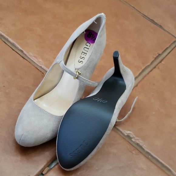 GUESS SPIKE HIGH  HEELS - Picture 2 of 4